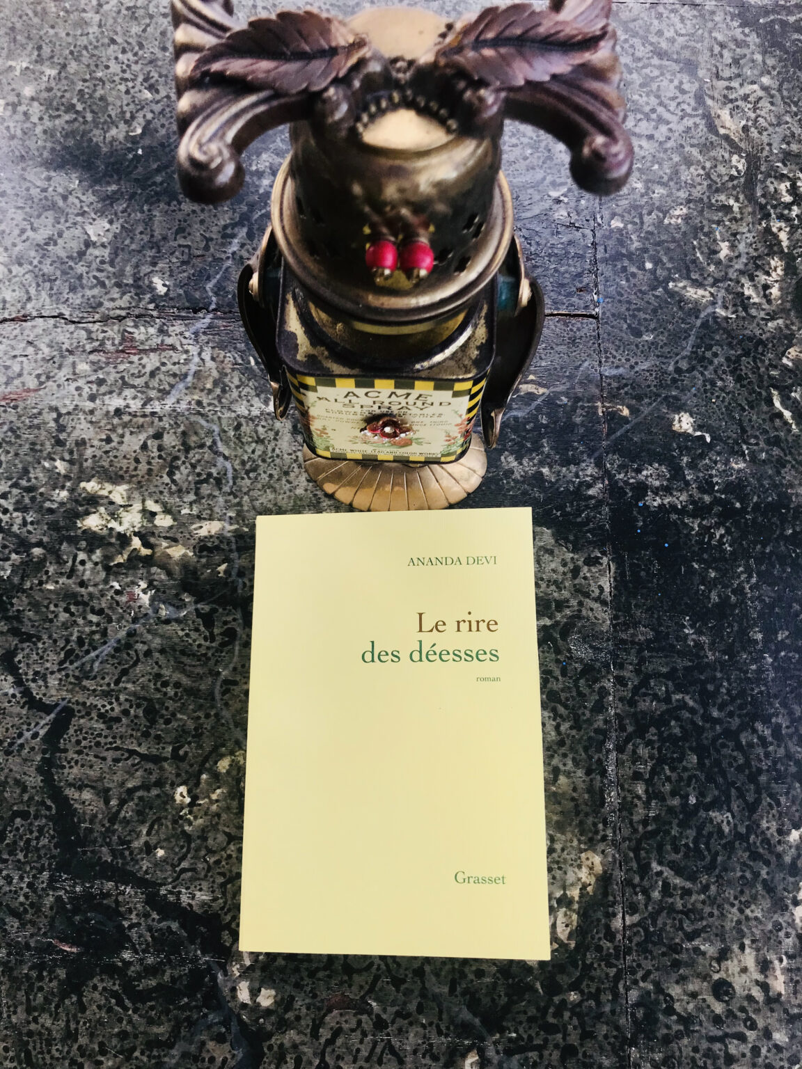 Rire jaune. Grégoire Delacourt.
